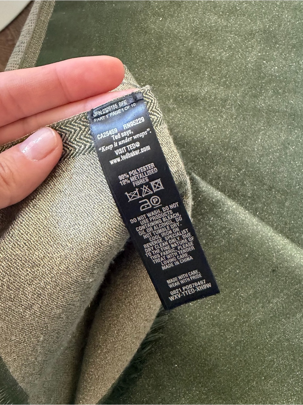 TED BAKER SCARF/WRAP! - Picture 6 of 6